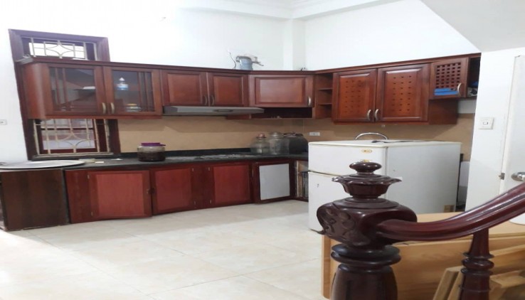 Kịch độc - CCMN 215 Giáp Nhất tầng 1 - 50m2, 2 ngủ - Hàng xóm Royal